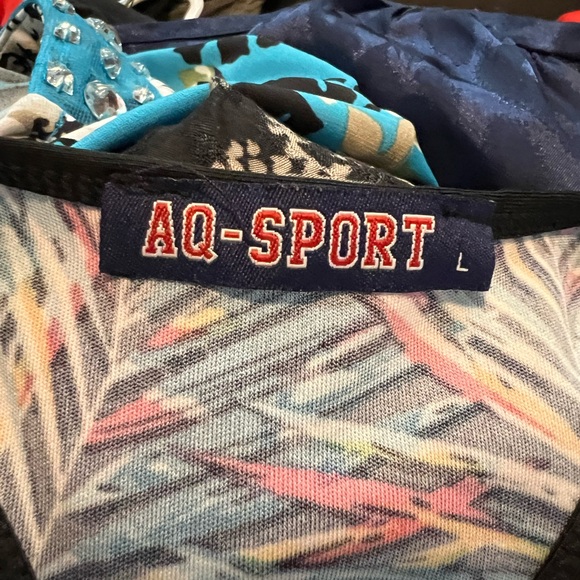 AQ-Sport colorful athletic tank top. Size large, good condition - Picture 2 of 3